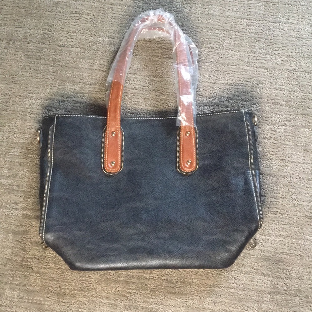 Black leather purse
